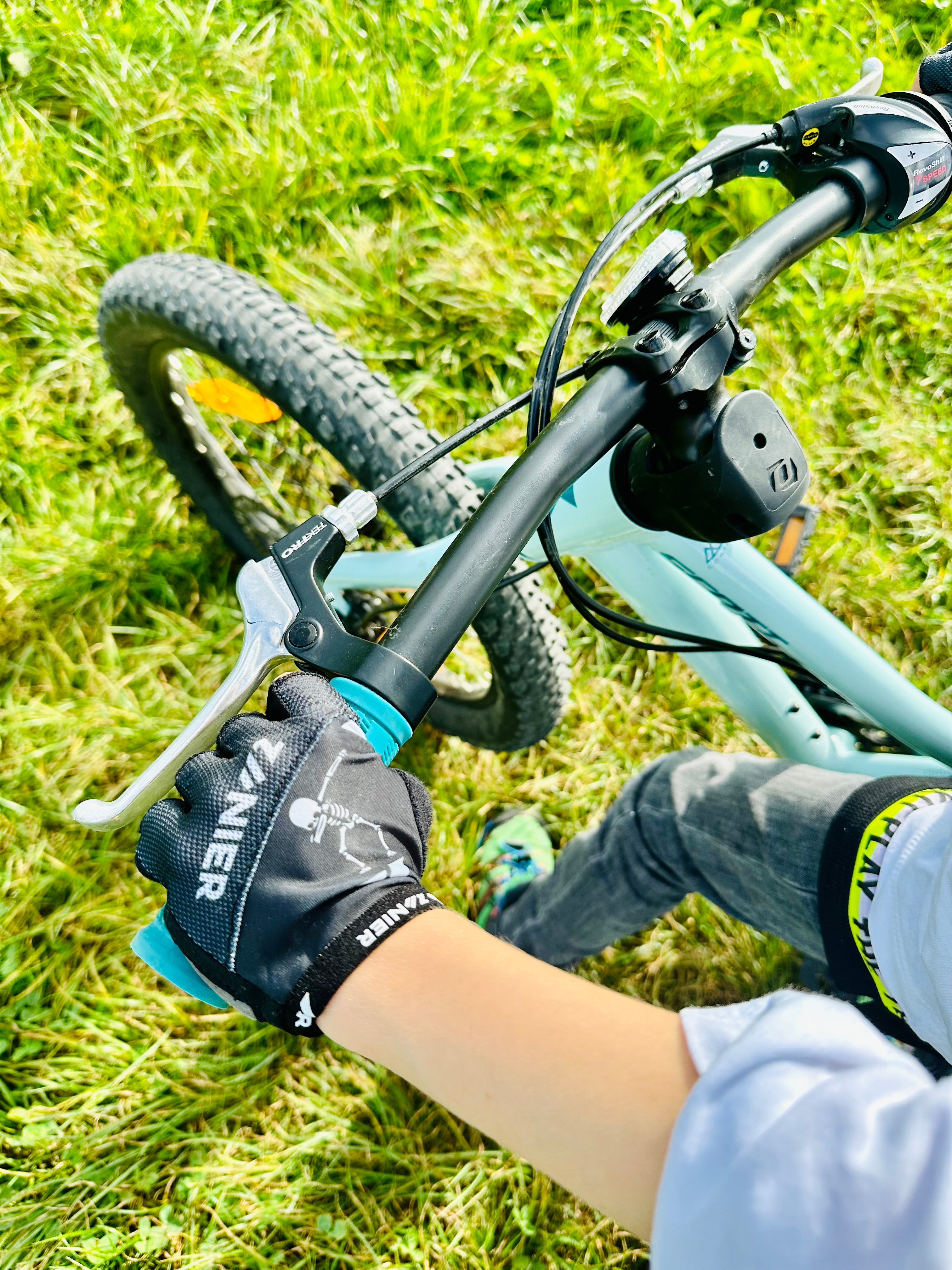 zanier-cycling-team-glove-junior-fahrradhandschuhe-schwarz-weiss-grip image 5