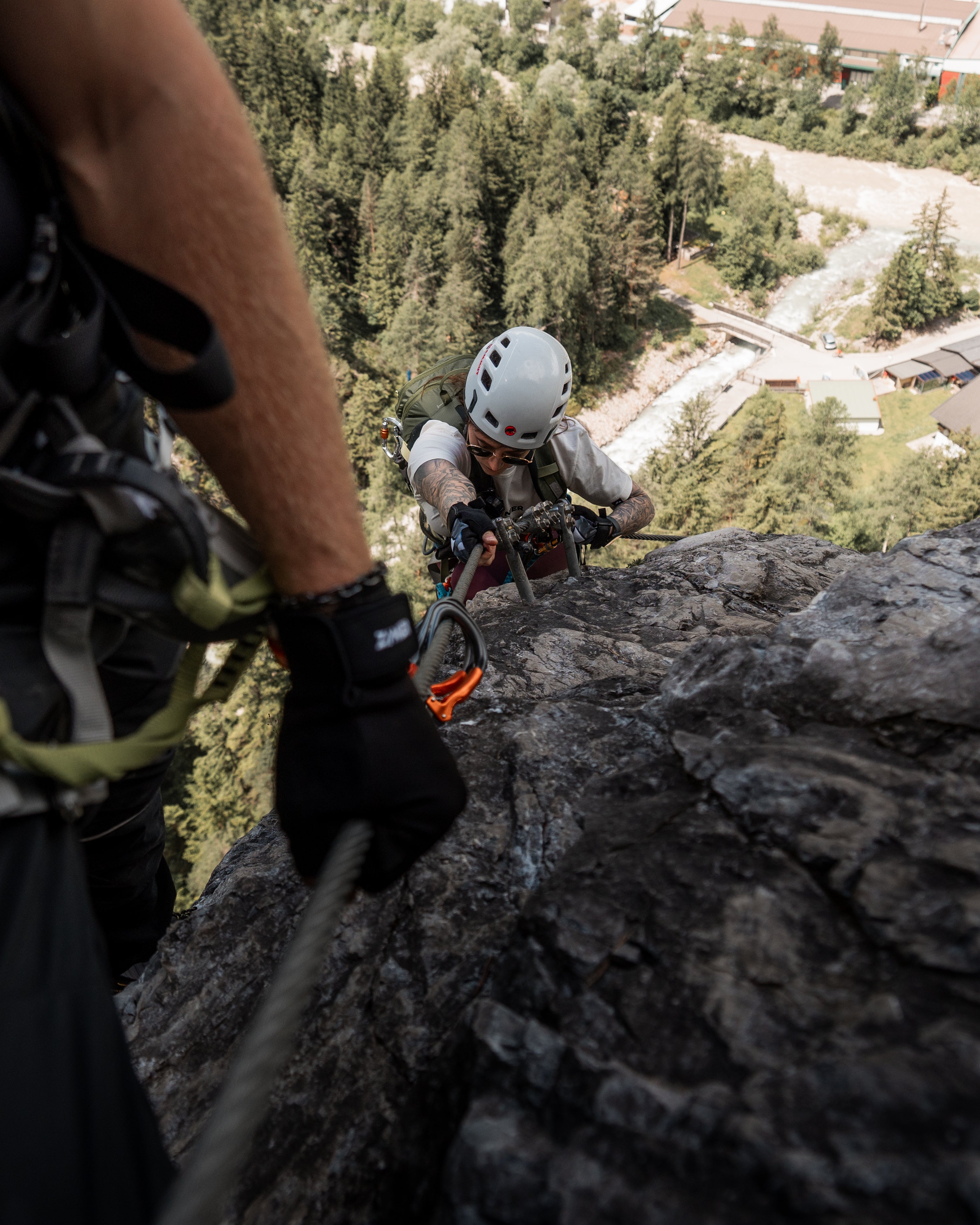 zanier-roter-turm-klettersteig-handschuhe-schwarz-leder image 7