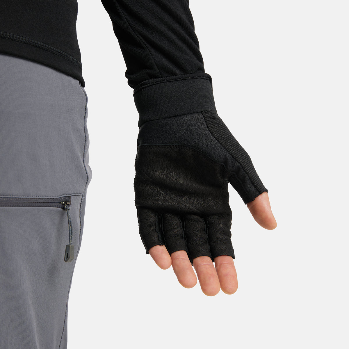 zanier-roter-turm-klettersteig-handschuhe-schwarz-leder image 3