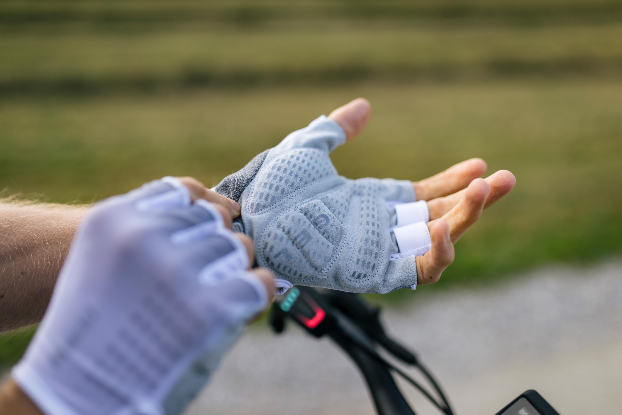 roeckl-istia-fahrradhandschuhe-wei-gel-polster-atmungsaktiv image 4