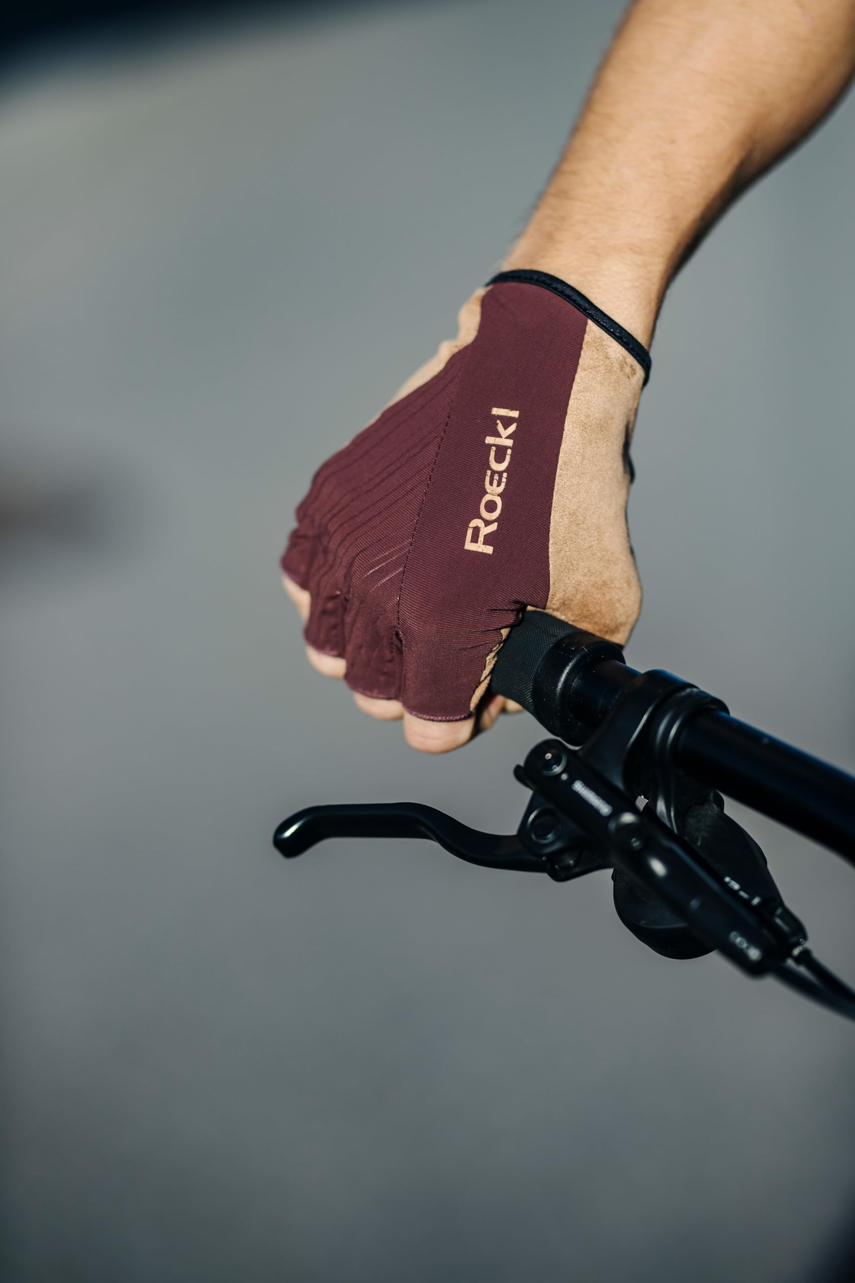 roeckl-isone-fahrradhandschuhe-schwarz-8-5-recycelt-grip image 7