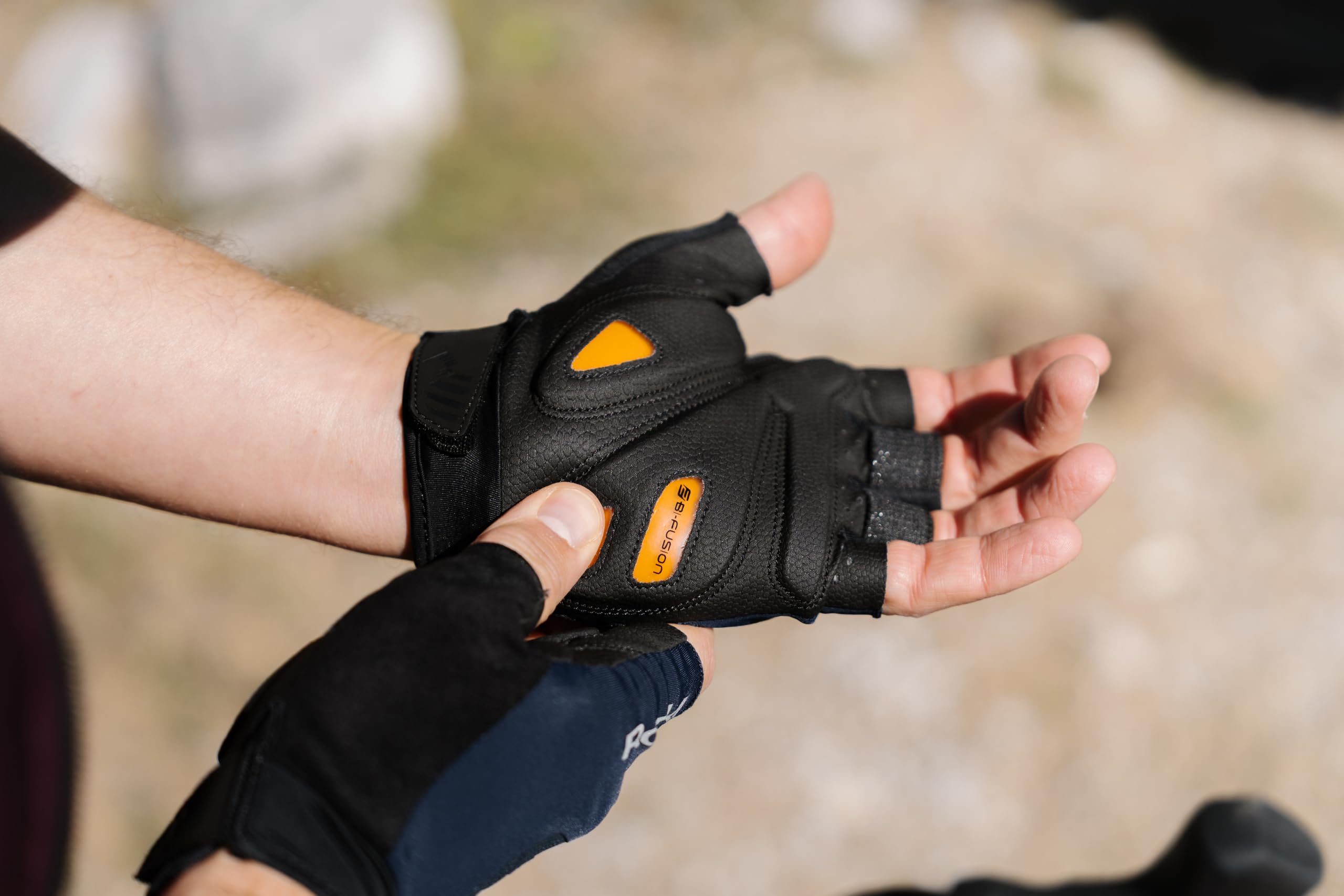 roeckl-iton-2-halbfinger-fahrradhandschuh-d-mpfung-grip image 3
